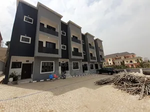 4bdrm Townhouse/Terrace in Guzape for sale