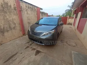 Toyota Sienna 2011 Gray