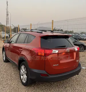 Toyota RAV4 Limited 4dr SUV AWD (2.5L 4cyl 6A) 2015