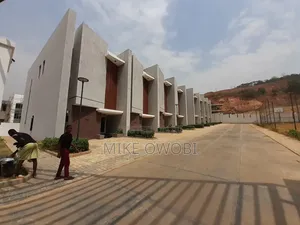 4bdrm Townhouse / Terrace in Guzape for rent