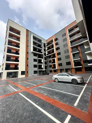 3bdrm Apartment in Lekki Phase 1 for rent