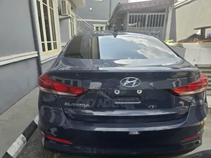 Hyundai Elantra 2017 Blue