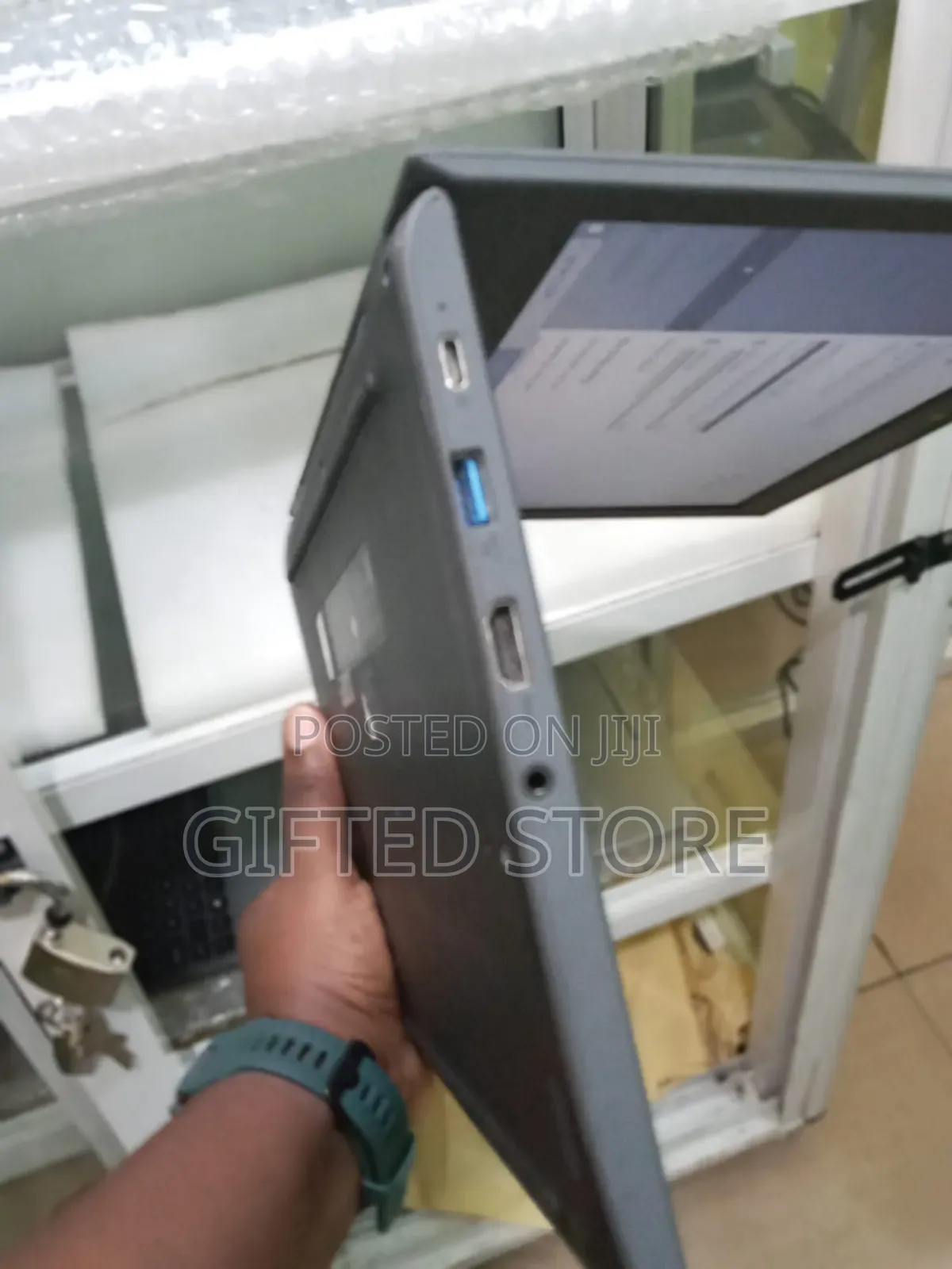 Laptop Lenovo 100e 4GB Intel Celeron SSD 60GB