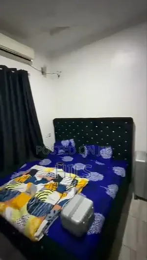 Girls Apartment (2 or 1 in a Room)