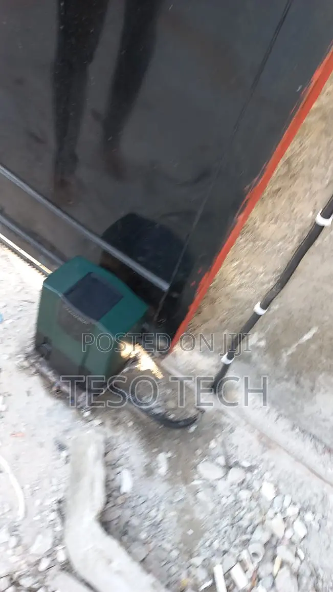 Automatic Gate With Remote