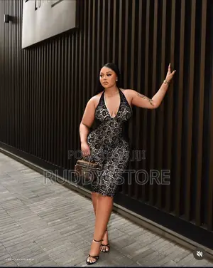 Lacy Backless Halter-Neck Capri Jumpsuit, Elegant Sexy Fit