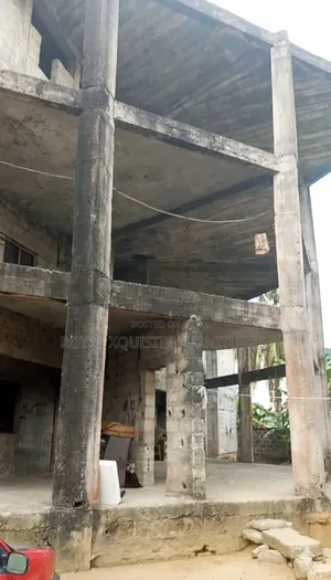 Uncompleted 40rooms Structure