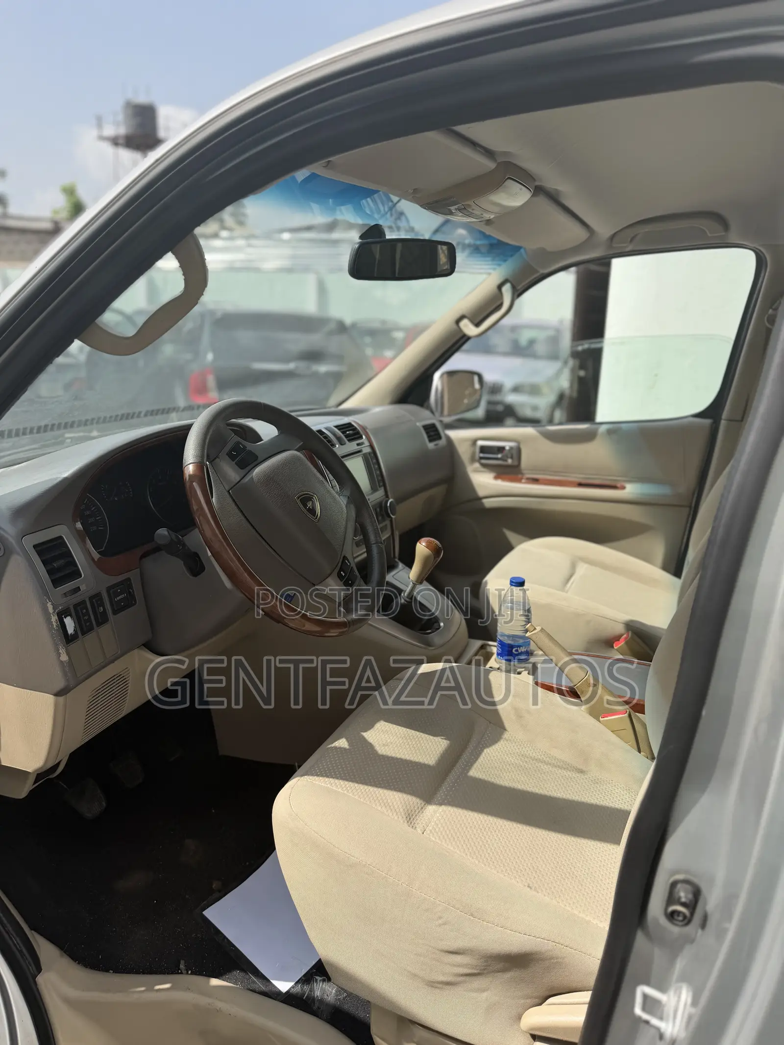 Toyota HiAce 2014 Grey