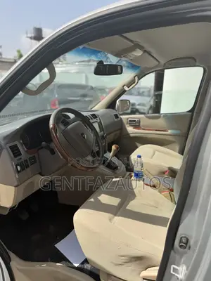 Toyota HiAce 2014 Grey