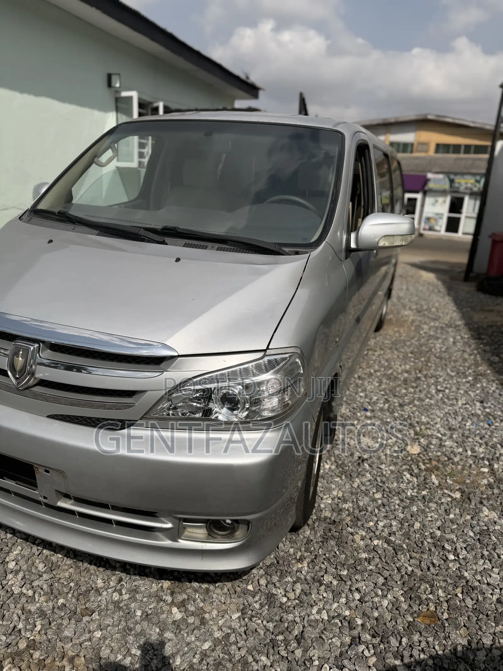 Toyota HiAce 2014 Grey