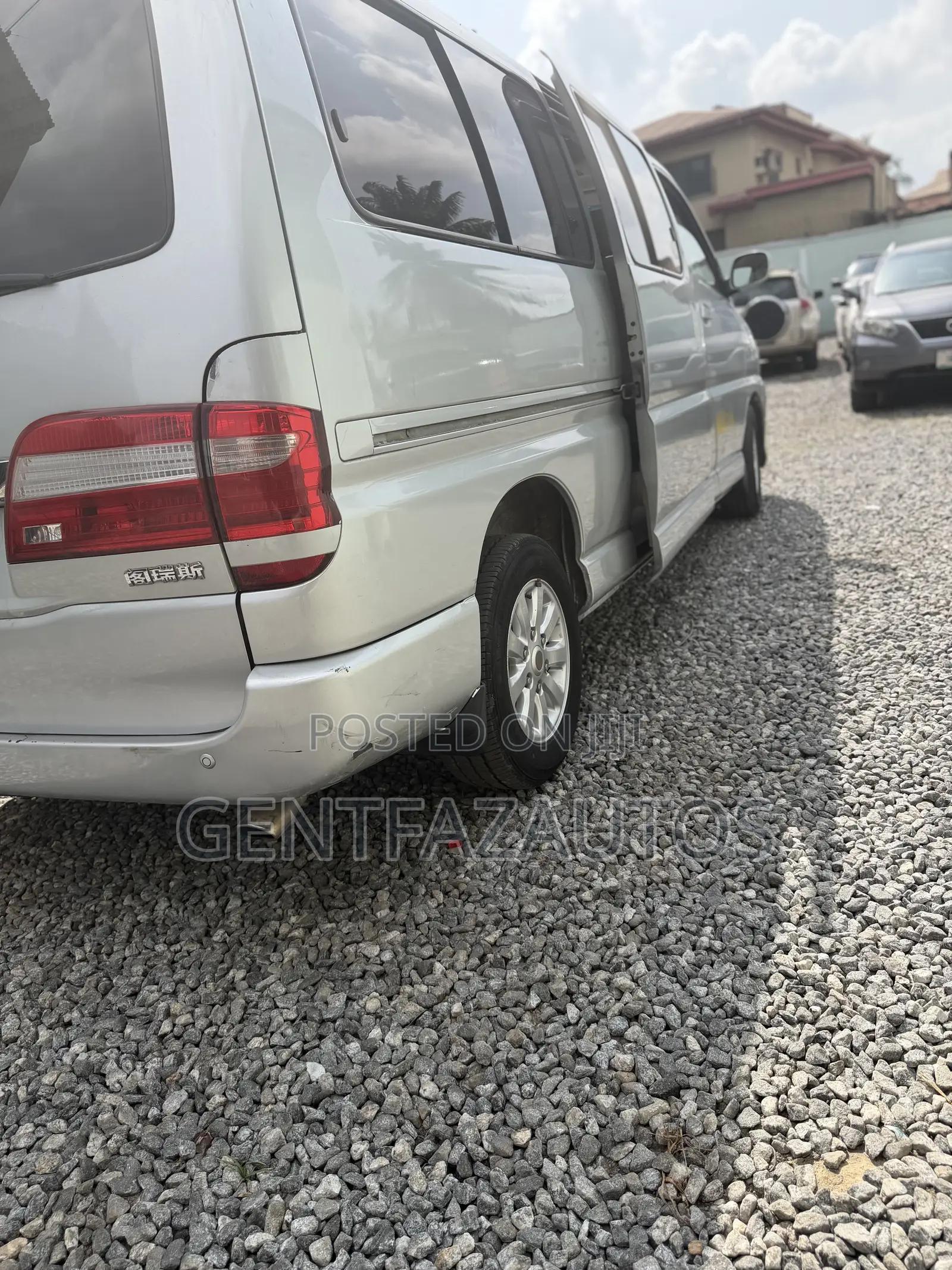 Toyota HiAce 2014 Grey