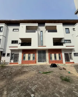 4bdrm Duplex in Ajao Estate for sale