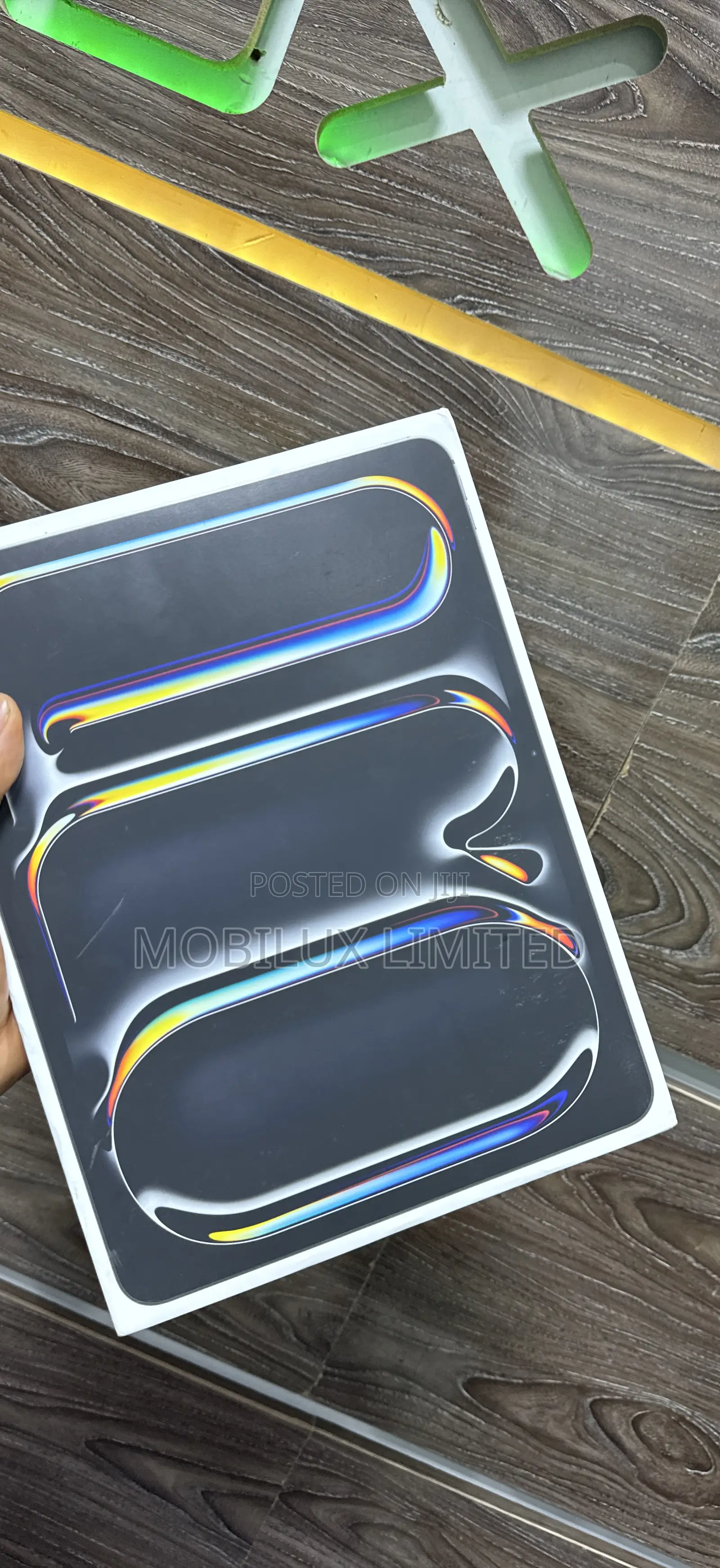 New Apple iPad Pro 13 (2025) 256 GB Black