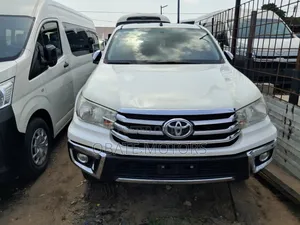 Toyota Hilux Revo Double Cab Deisel 2.8 AWD 2018 White