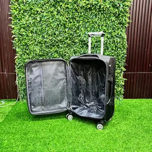Black 3-Piece Suitcase Set With Expandable Compartments