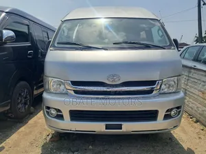 Toyota HiAce 2014 Silver
