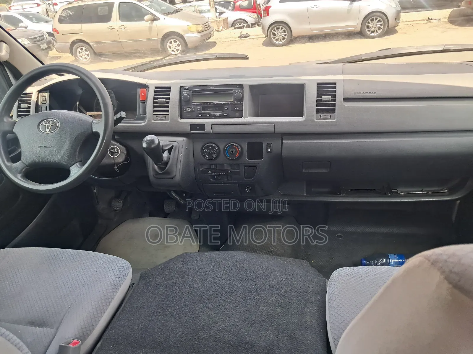 Toyota HiAce 2014 Silver