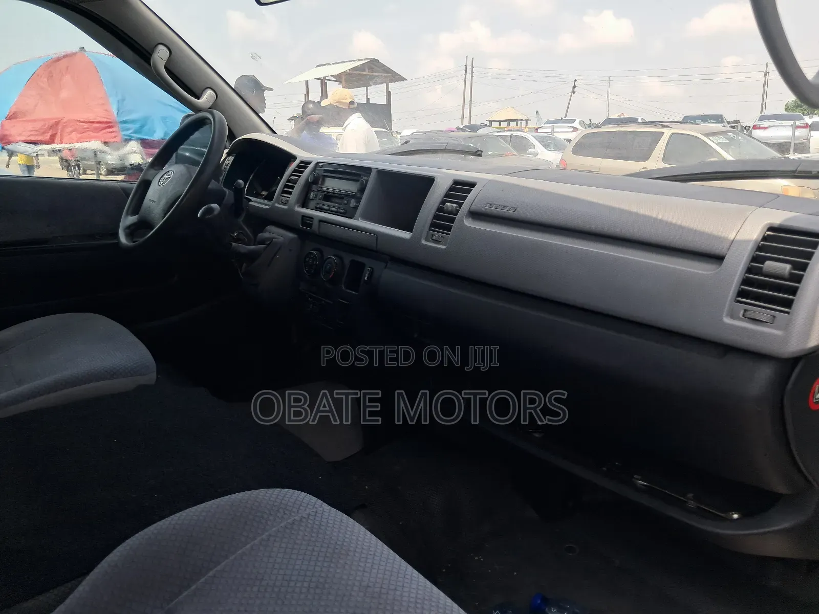 Toyota HiAce 2014 Silver