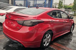 Hyundai Elantra 2015 Red