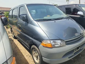 Toyota HiAce 2008 Green