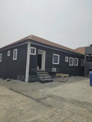 2bdrm Block of Flats in Aduba Estate, Yakoyo/Alagbole for rent