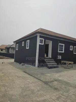 2bdrm Block of Flats in Aduba Estate, Yakoyo/Alagbole for rent