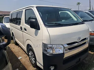 Toyota HiAce 2010 White