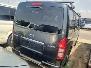 Toyota HiAce 2010 Black
