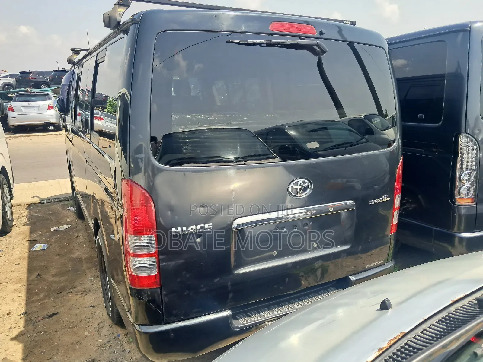Toyota HiAce 2010 Black