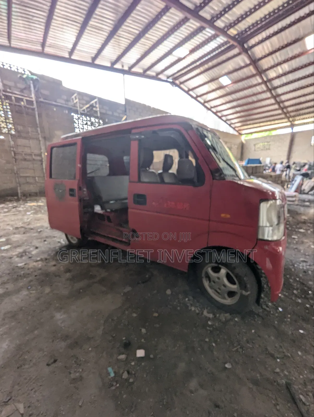 Suzuki APV Minibus 2012 Red