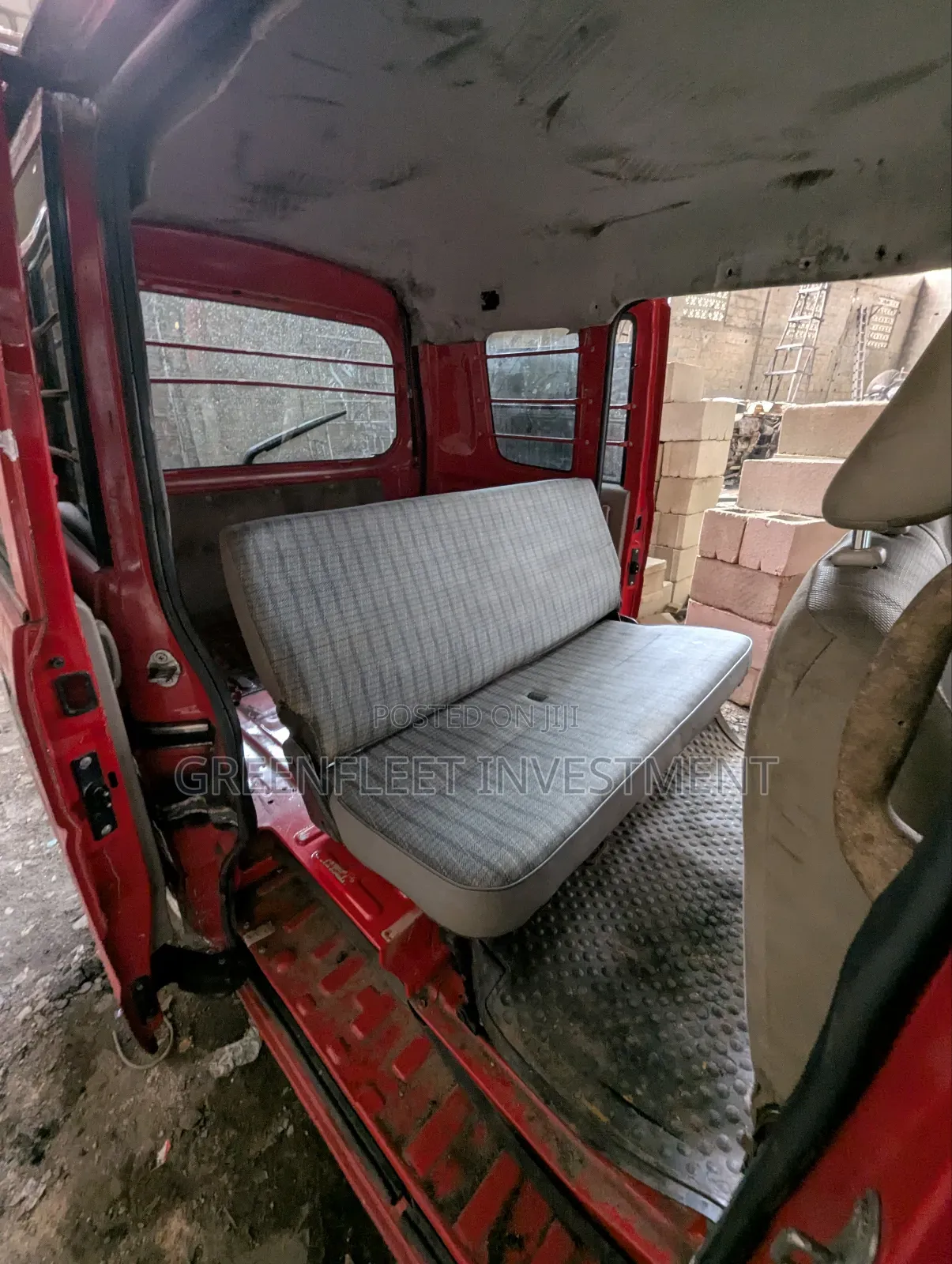 Suzuki APV Minibus 2012 Red