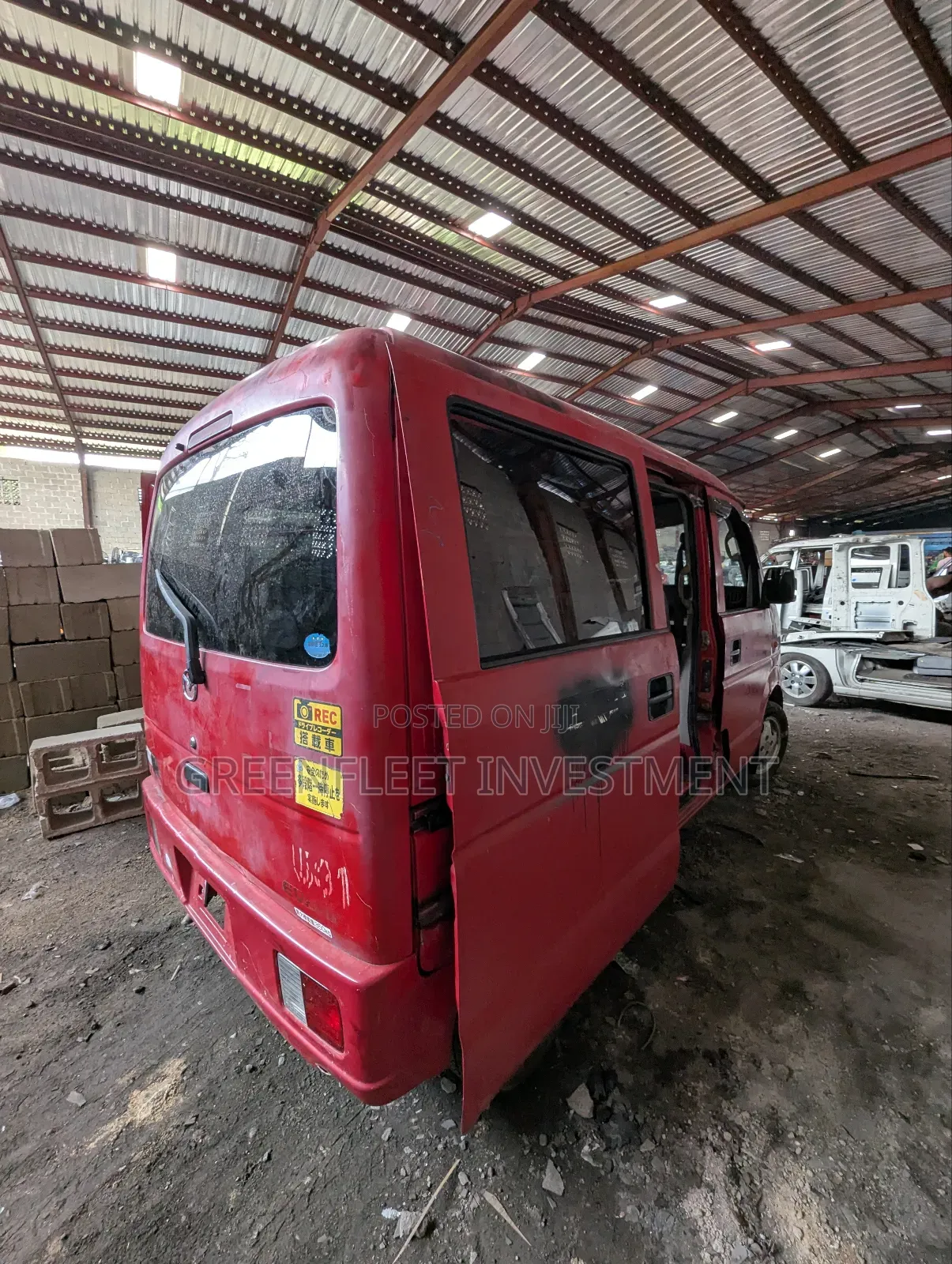 Suzuki APV Minibus 2012 Red
