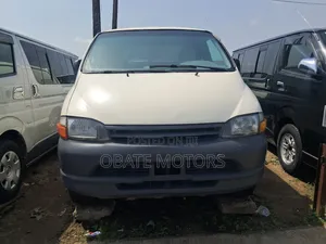Toyota HiAce 2010 White