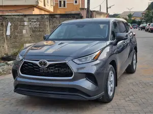 Toyota Highlander XLE FWD 2020 Gray