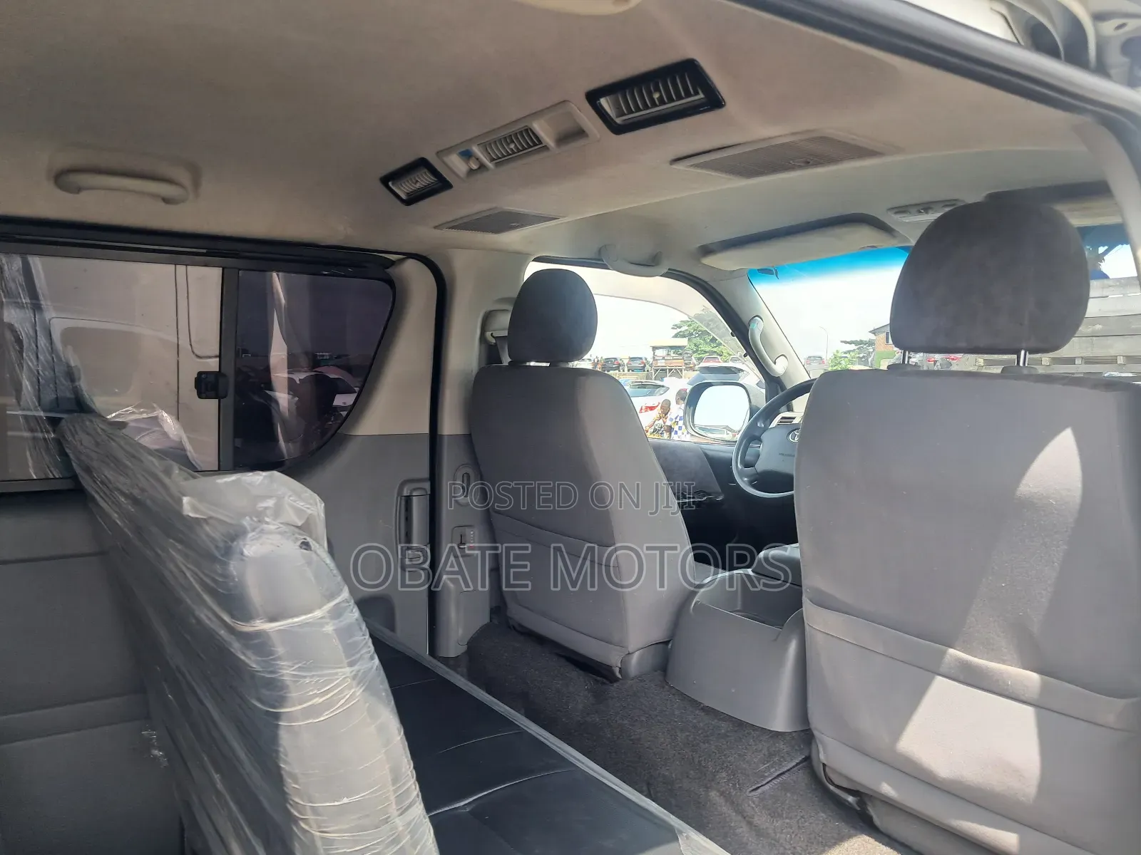 Toyota HiAce 2012 White
