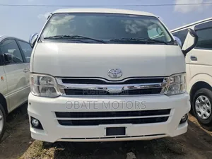 Toyota HiAce 2013 White