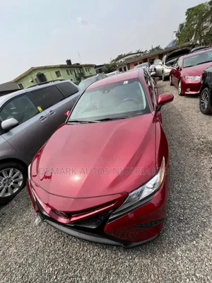 Toyota Camry SE (2.5L 4cyl 8A) 2019 Red