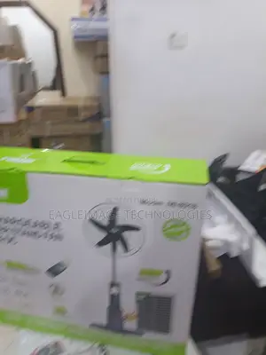 Iwin 18′′ Solar-Powered Standing Fan