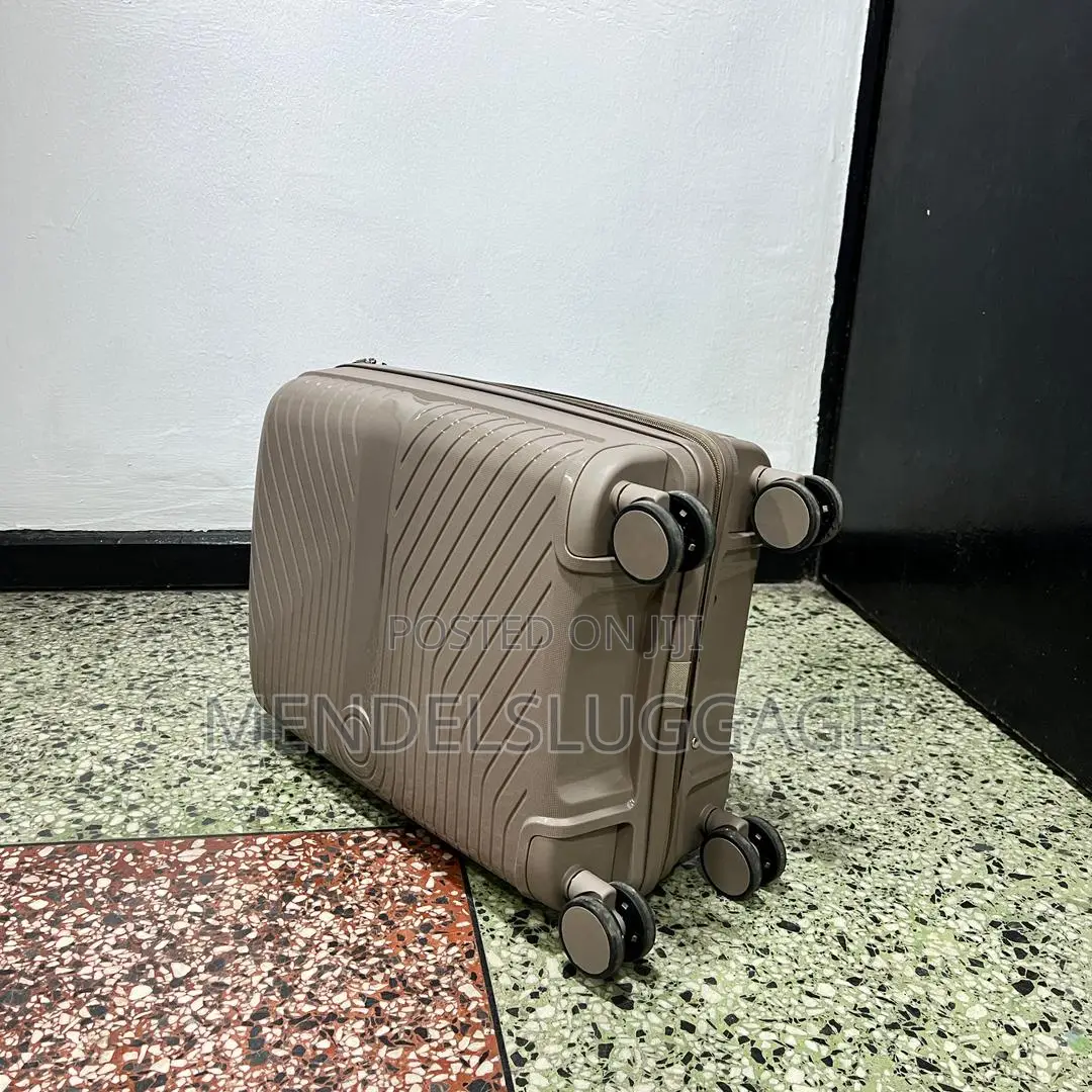 Brown Hard-Shell Spinner Suitcase Set (3 Pieces)
