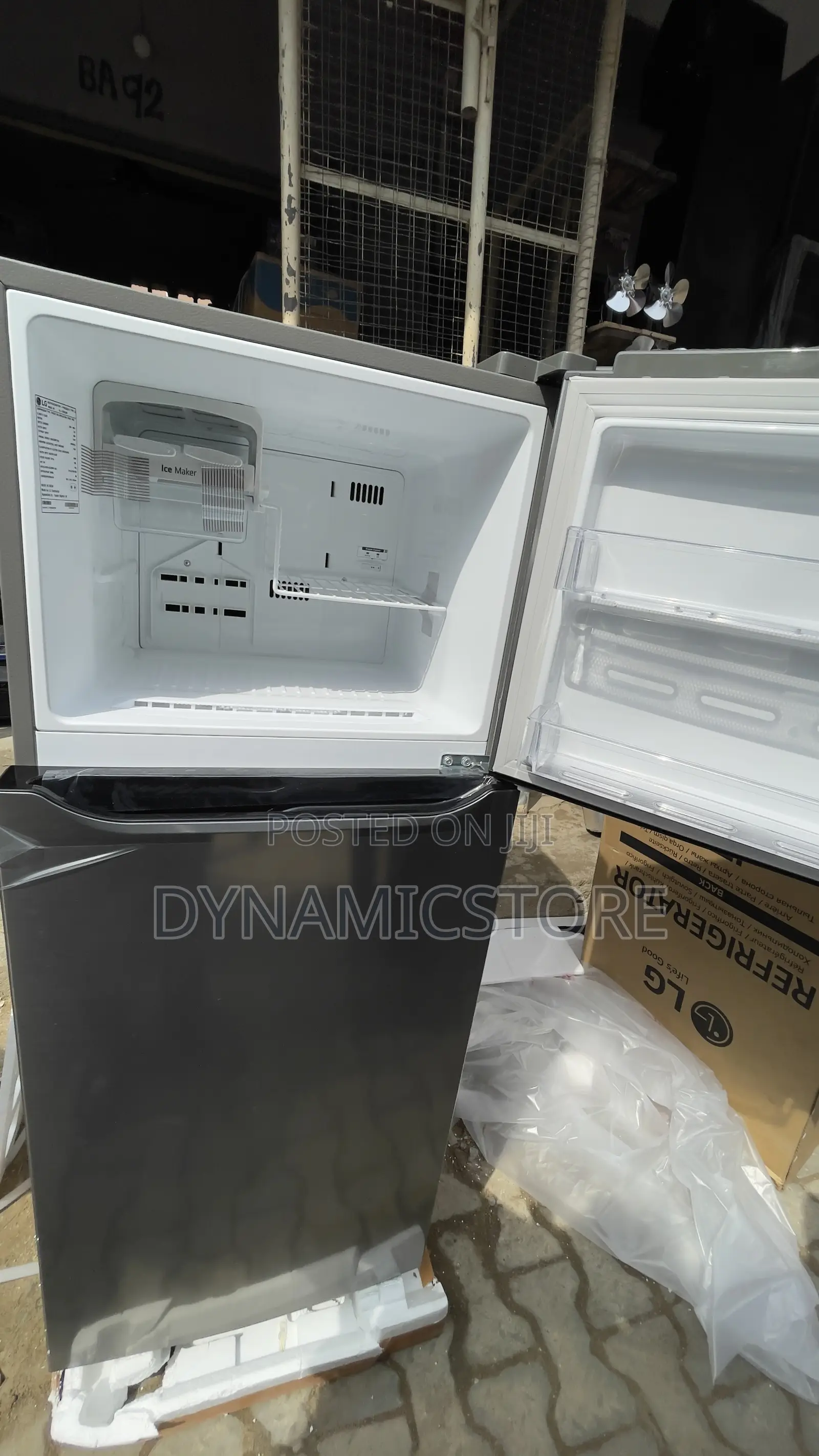 Lg 261l Refrigerator With Ice Maker