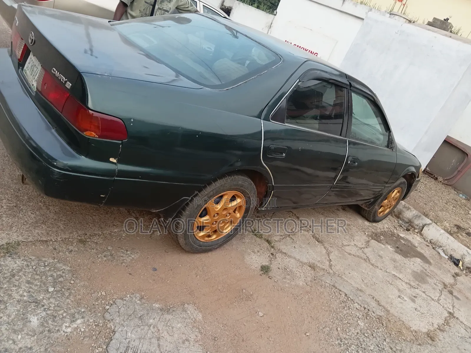 2002 Toyota Camry LE 4dr Sedan (2.4L 4cyl 5M)