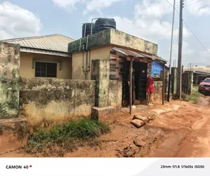 5bdrm Bungalow in Benin City for sale