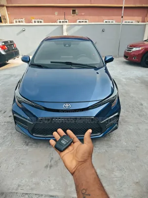 Toyota Corolla SE 2021 Blue
