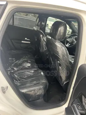 Mercedes-Benz GLA 250 2022 White