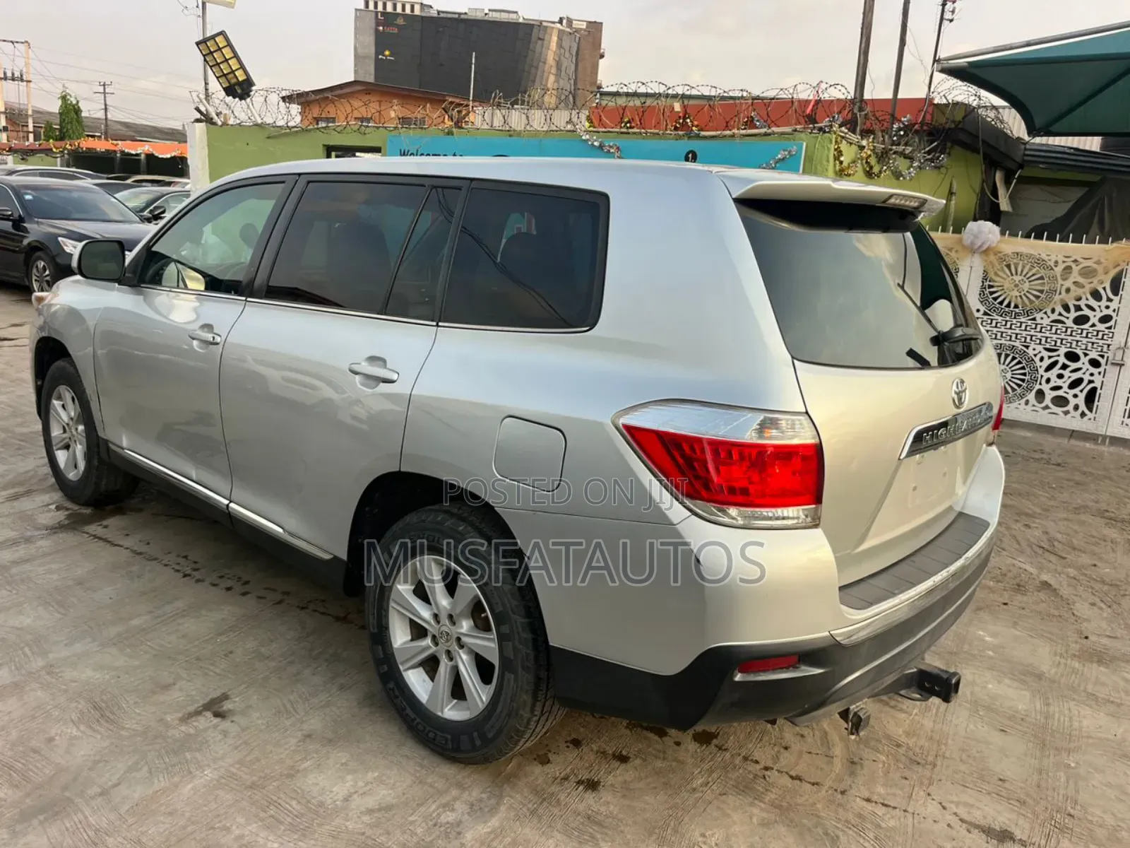 Toyota Highlander 3.5L 4WD 2013 Silver