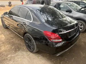 Mercedes-Benz C300 Luxury 4dr AWD 4Matic Sedan (2.0L 4cyl 7A) 2015