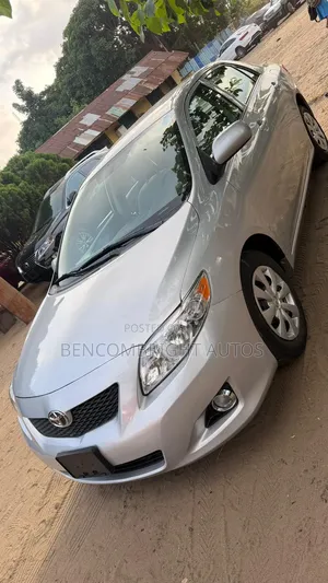 Toyota Corolla LE 4dr Sedan (1.8L 4 cyl 4A) 2009 Silver