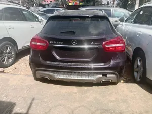 Mercedes-Benz GLA 250 2015 Brown