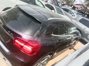 Mercedes-Benz GLA 250 2015 Brown