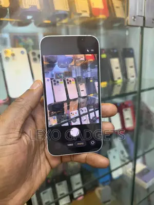 Apple iPhone 16e 128 GB White